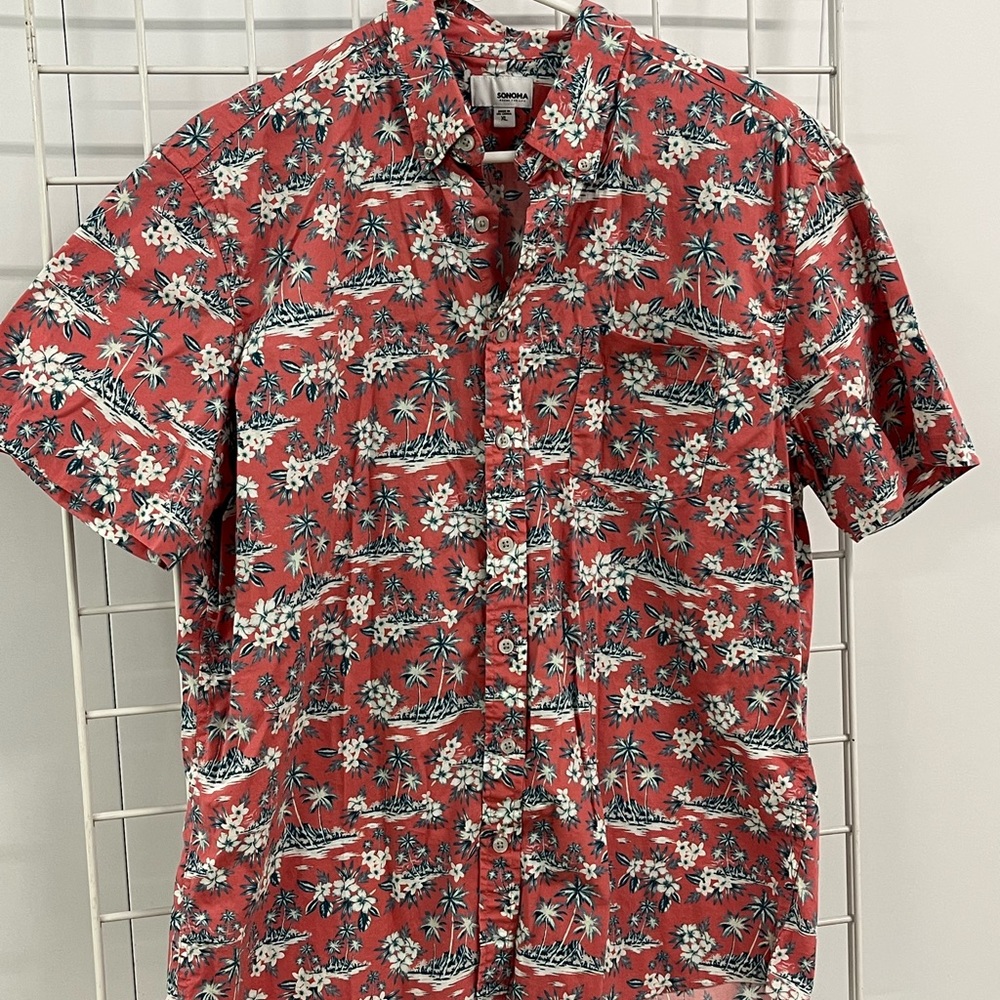 Aloha men’s Casual Button Down Shirt with Eye-Catching Pattern